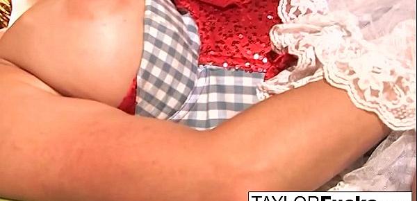  Taylor Vixen Shows Off those Amazing Tits